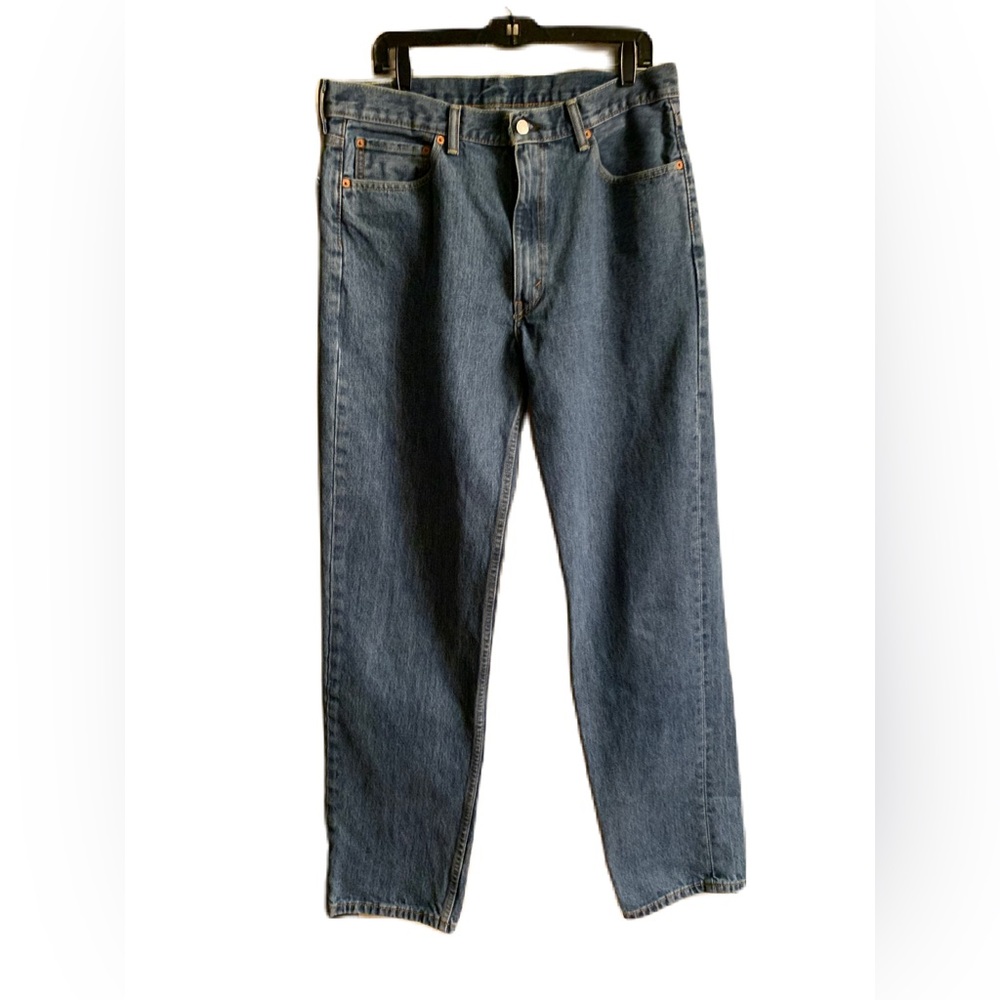 Levi’s 550 men or Mom jeans size 36X36. EUC. Great for any occasion